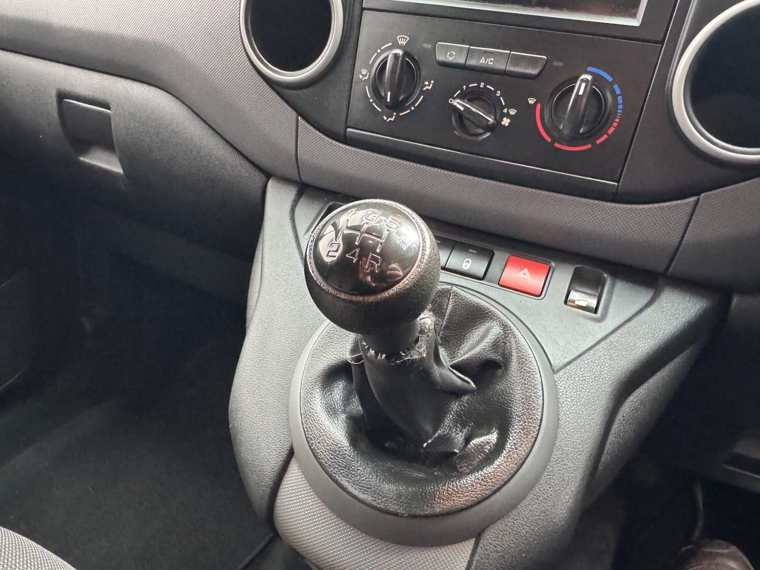 Used Peugeot Partner 2017 for sale - 76992268: Photo 12