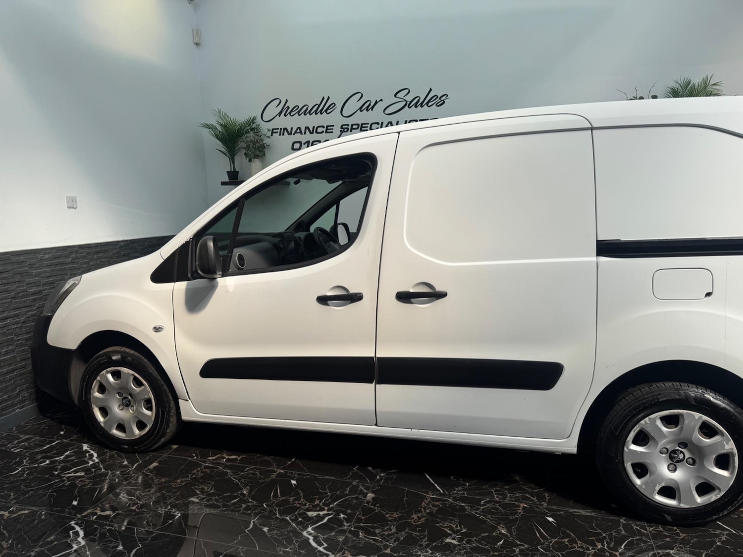 Used Peugeot Partner 2017 for sale - 76992268: Photo 9