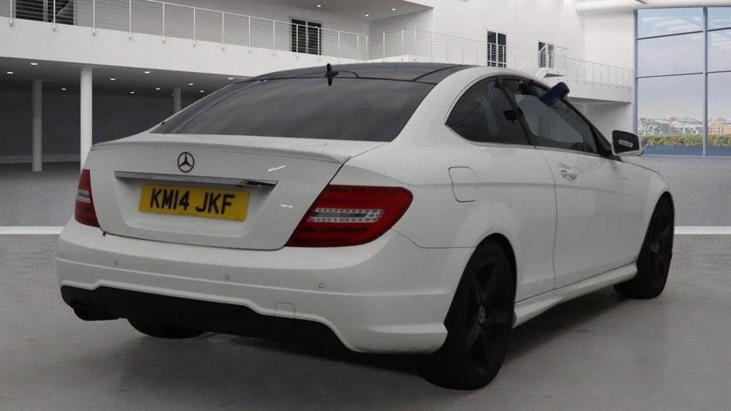 Used Mercedes-Benz C Class 2014 for sale - 76389398: Photo 4