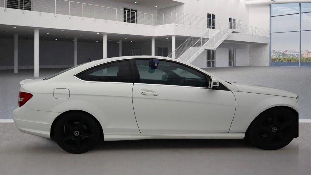 Used Mercedes-Benz C Class 2014 for sale - 76389398: Photo 5