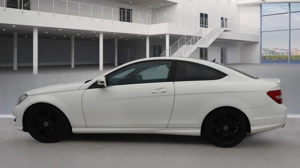 Used Mercedes-Benz C Class 2014 for sale - 76389398: Photo 6