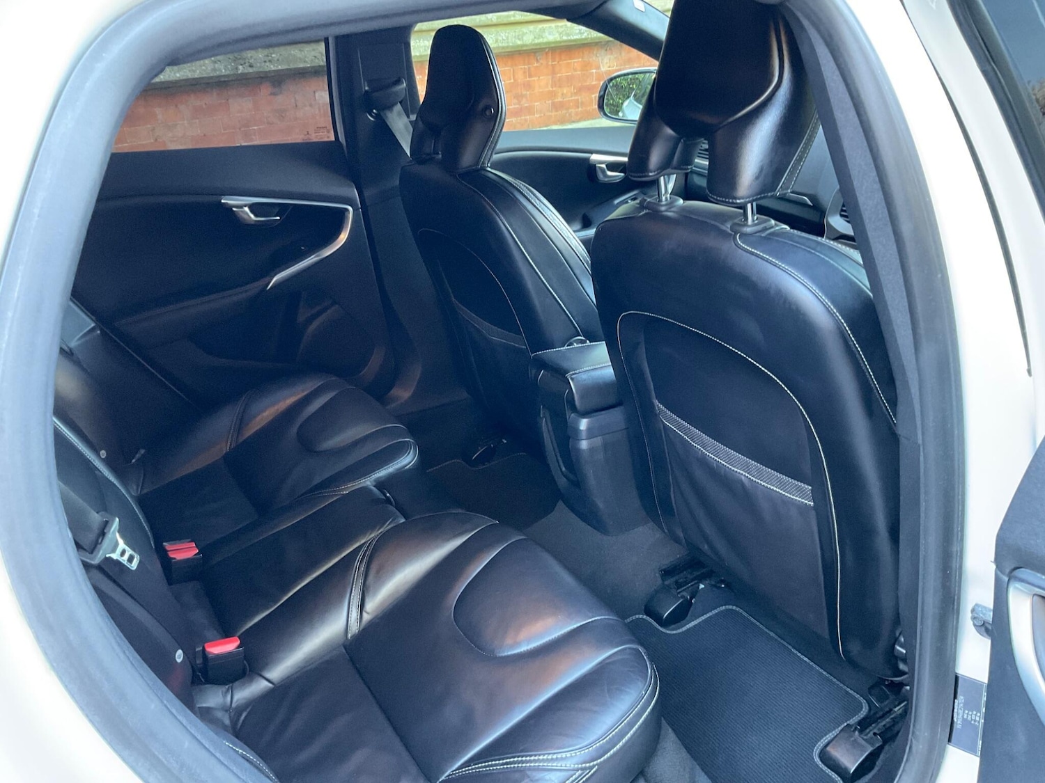 Used Volvo V40 2014 for sale - 76644653: Photo 24