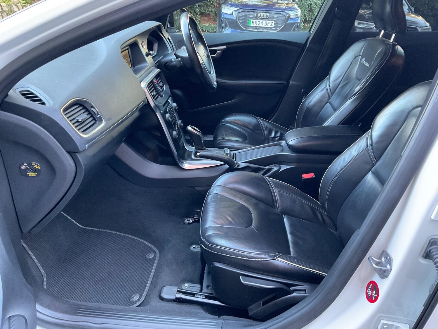 Used Volvo V40 2014 for sale - 76644653: Photo 32