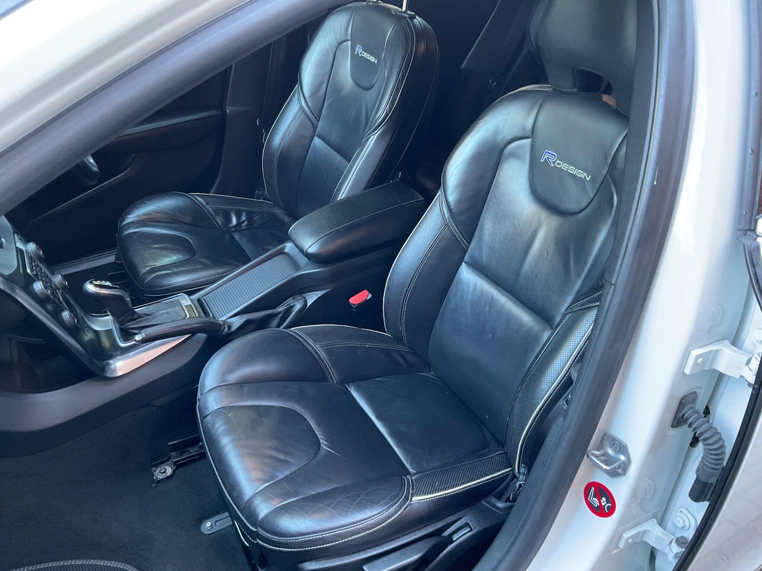 Used Volvo V40 2014 for sale - 76644653: Photo 33