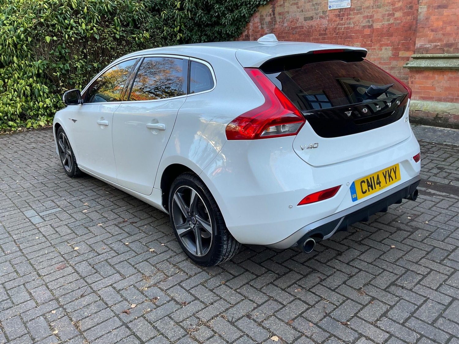 Used Volvo V40 2014 for sale - 76644653: Photo 7