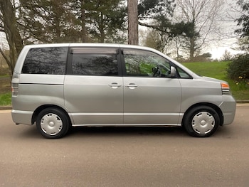 Used Toyota Voxy 2002 for sale - 78100979: Photo