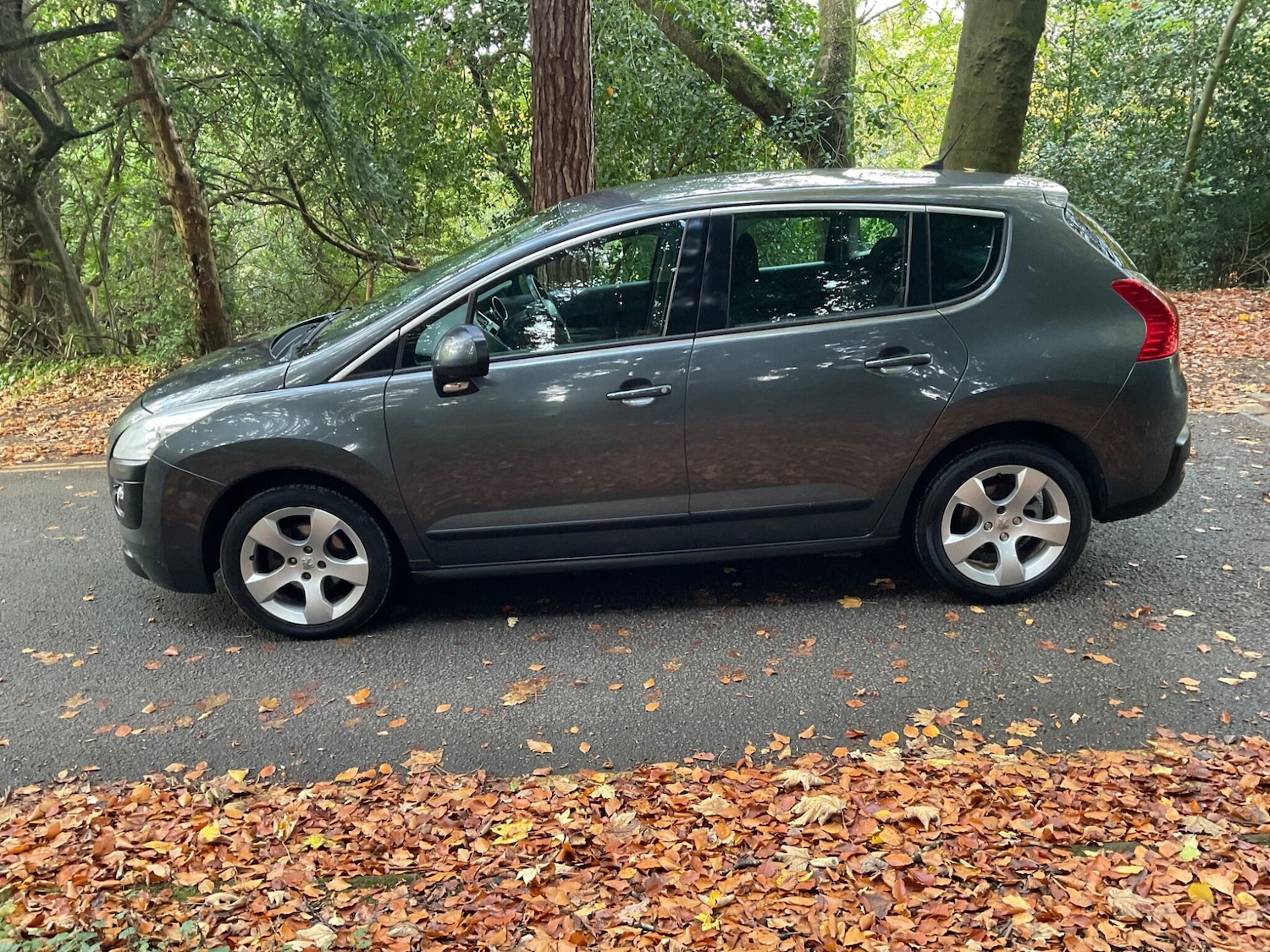 Used Peugeot 3008 2011 for sale - 76993941: Photo 5