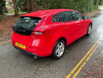 Used Volvo V40 2014 for sale - 76801434: Photo