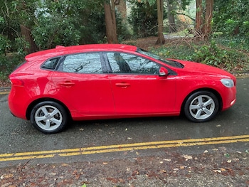 Used Volvo V40 2014 for sale - 76801434: Photo
