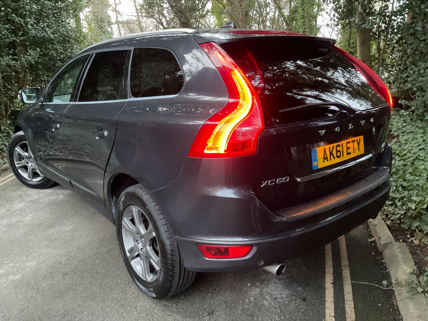Used Volvo XC60 2011 for sale - 76935993: Photo 2