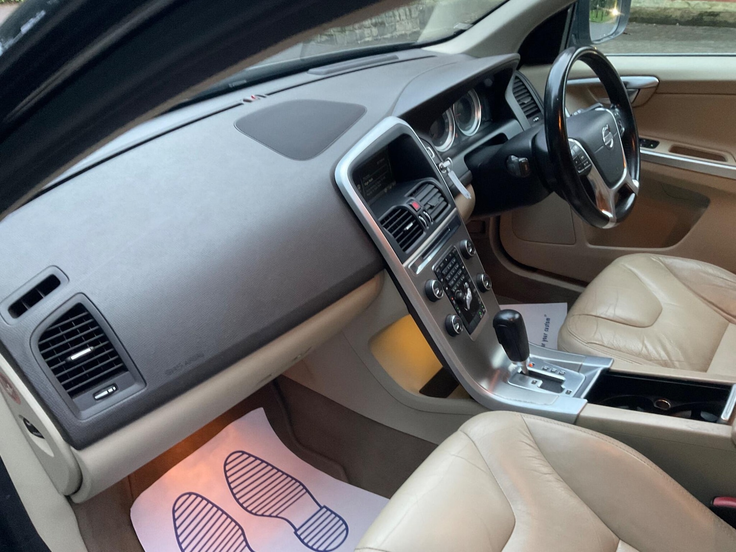 Used Volvo XC60 2011 for sale - 76935993: Photo 24