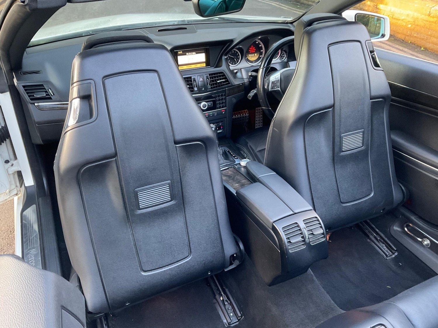 Used Mercedes-Benz E Class 2011 for sale - 77657506: Photo 16