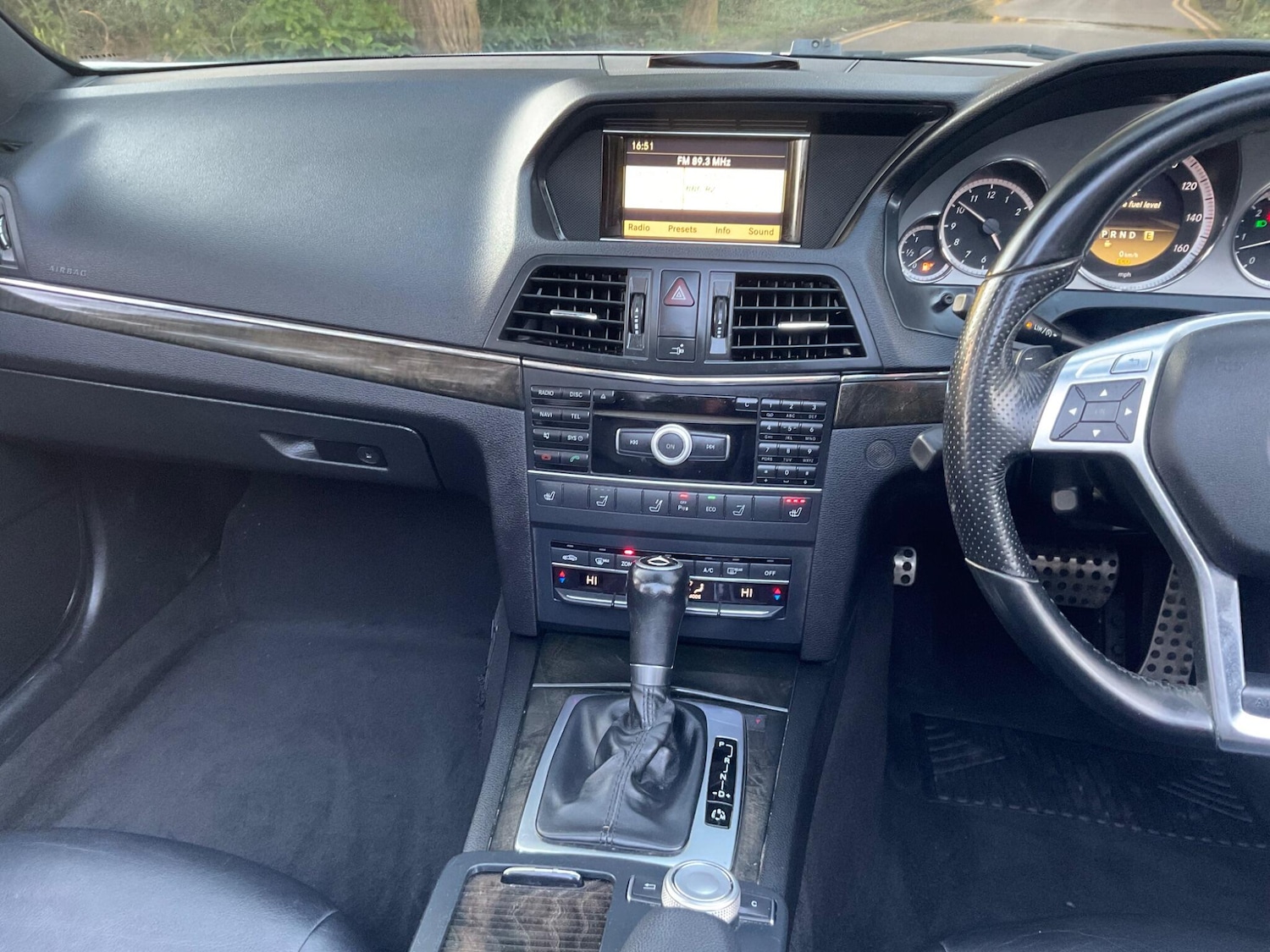 Used Mercedes-Benz E Class 2011 for sale - 77657506: Photo 25