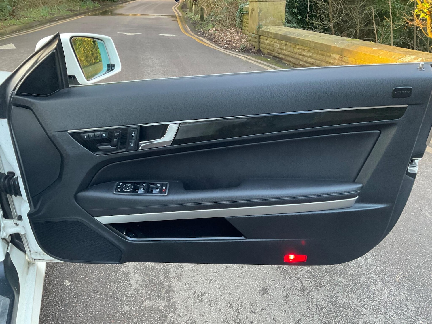 Used Mercedes-Benz E Class 2011 for sale - 77657506: Photo 29