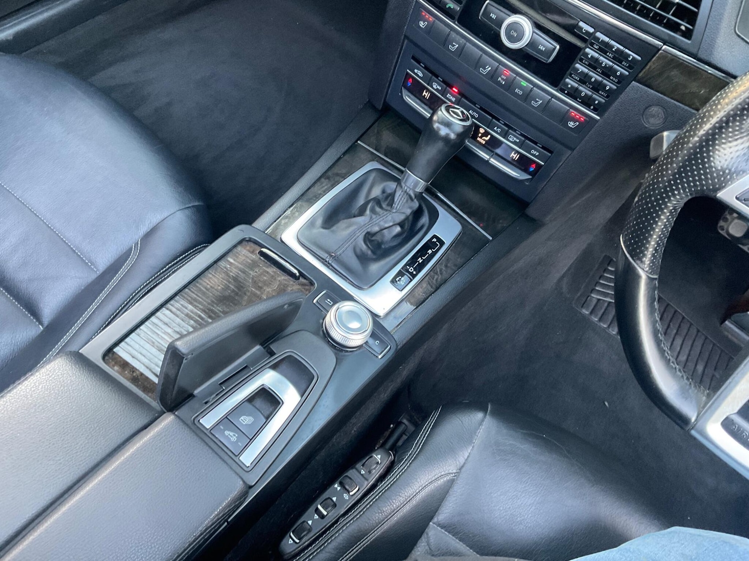 Used Mercedes-Benz E Class 2011 for sale - 77657506: Photo 31