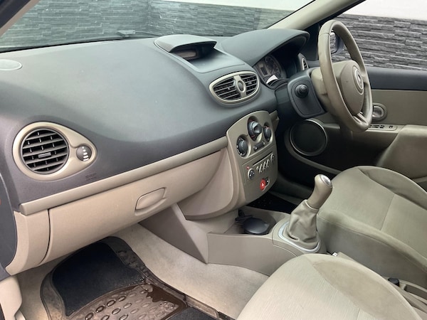 Used Renault Clio 2006 for sale - 74862281: Photo 12