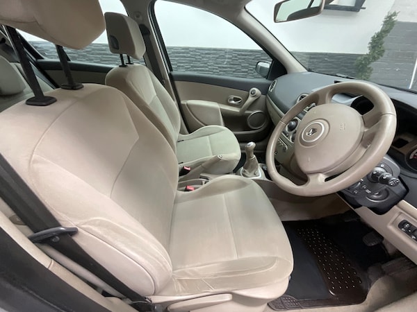 Used Renault Clio 2006 for sale - 74862281: Photo 14