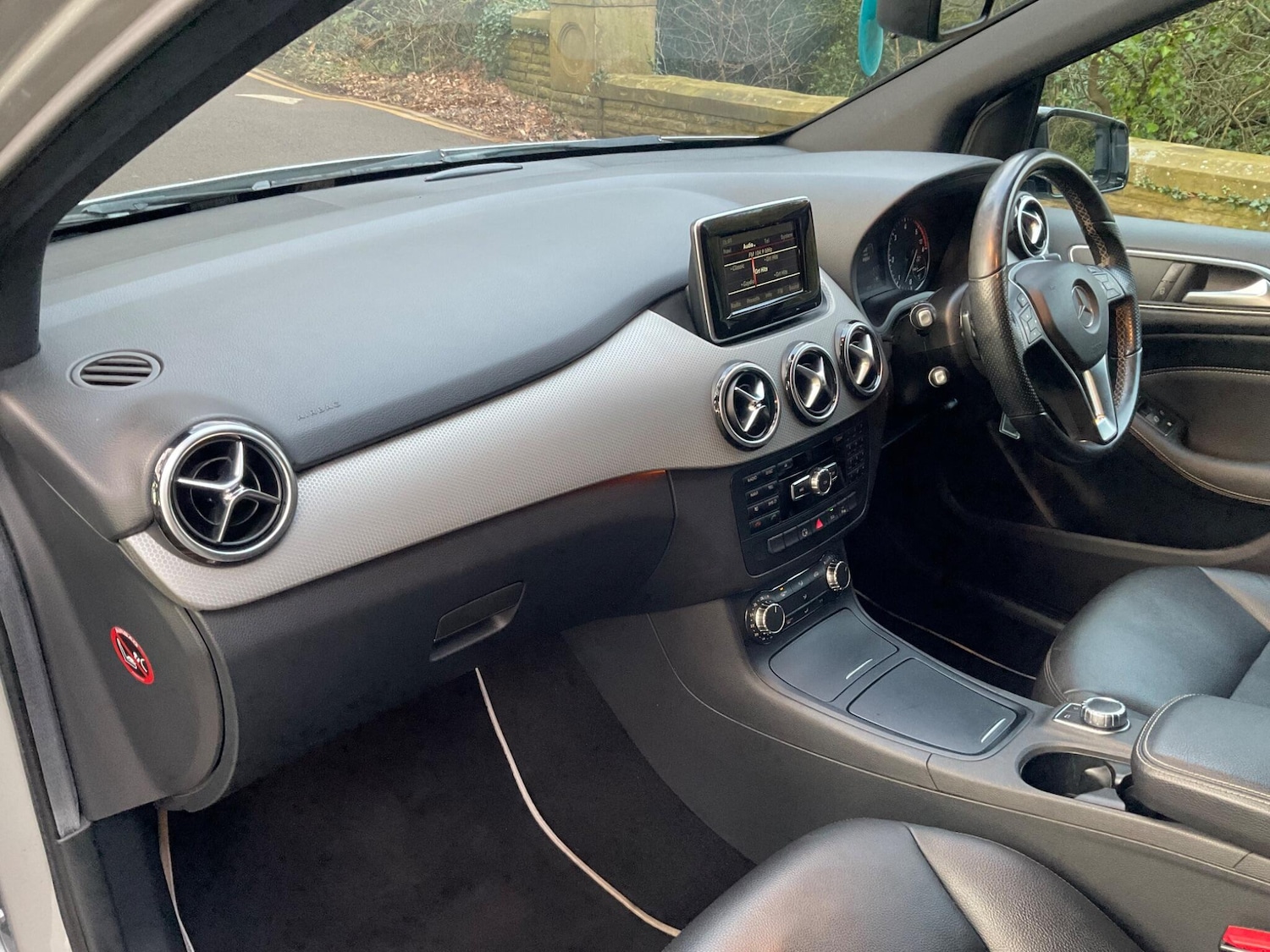 Used Mercedes-Benz B Class 2014 for sale - 77358532: Photo 26