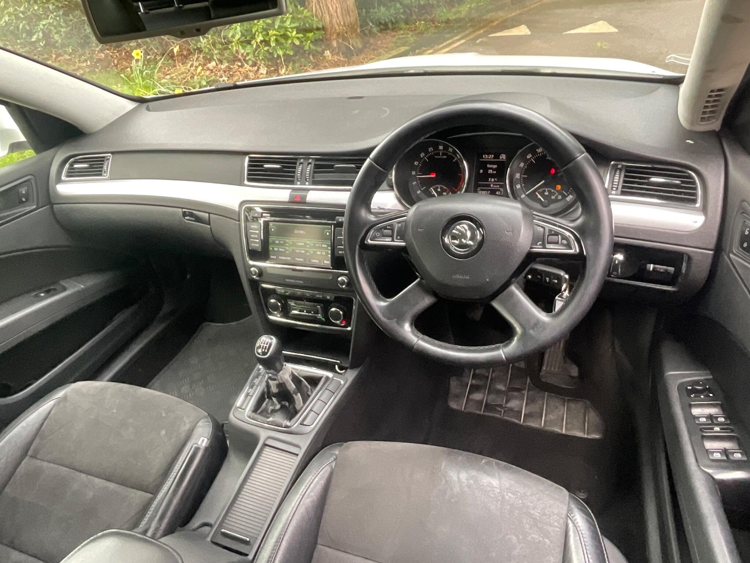 Used Skoda Superb 2015 for sale - 77882690: Photo 25