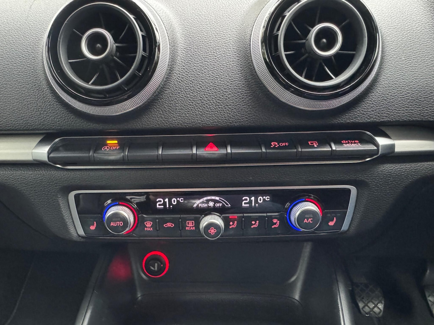 Used Audi A3 Cabriolet 2015 for sale - 78071729: Photo 29