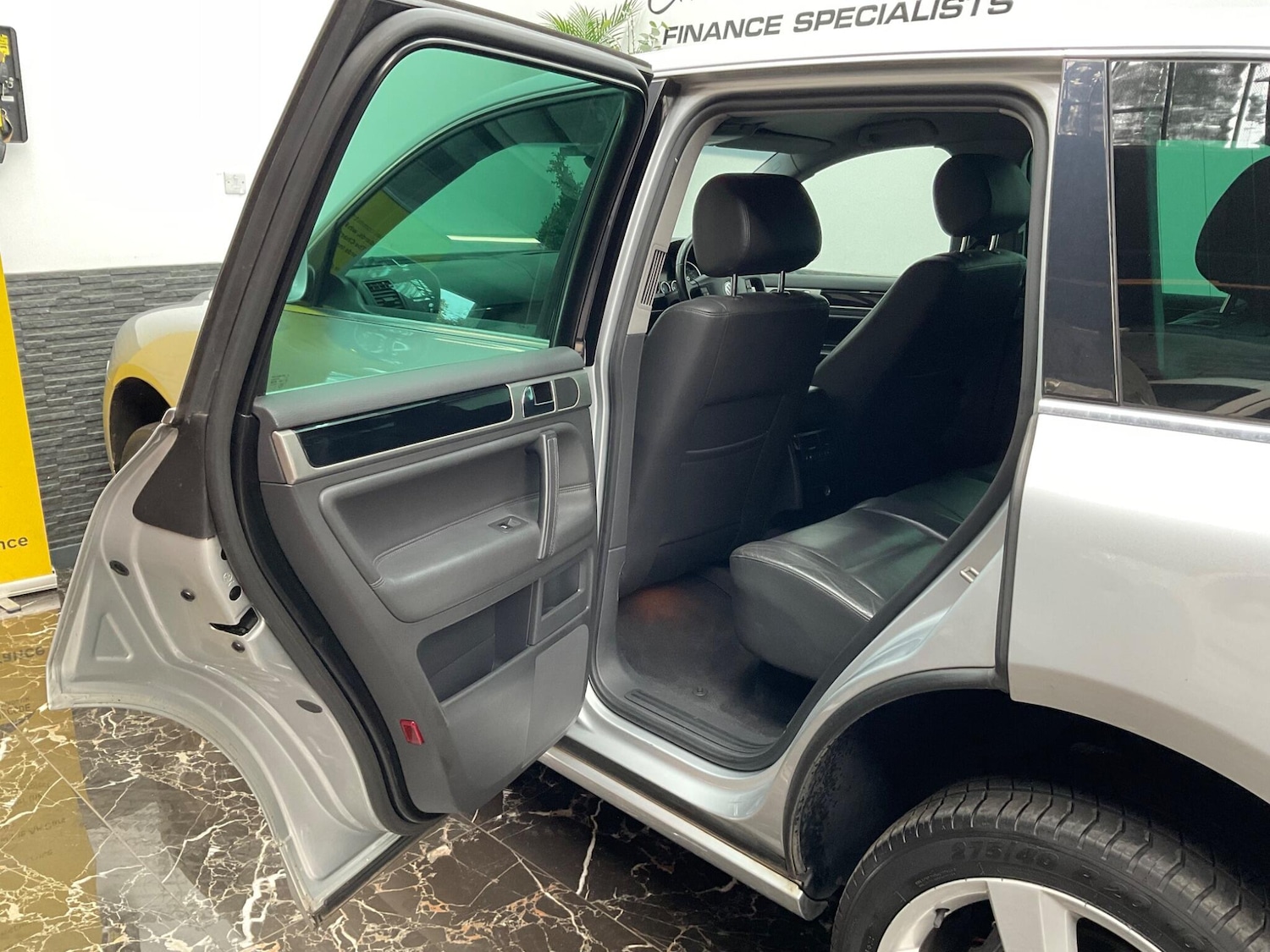 Used Volkswagen Touareg 2010 for sale - 76099279: Photo 31
