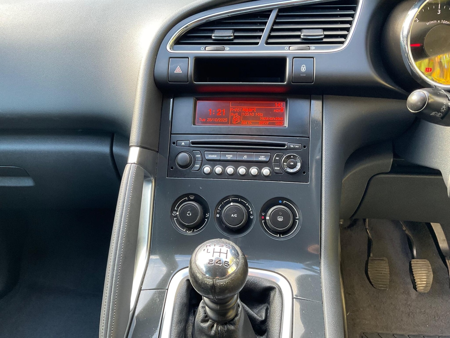 Used Peugeot 3008 2011 for sale - 76398817: Photo 24