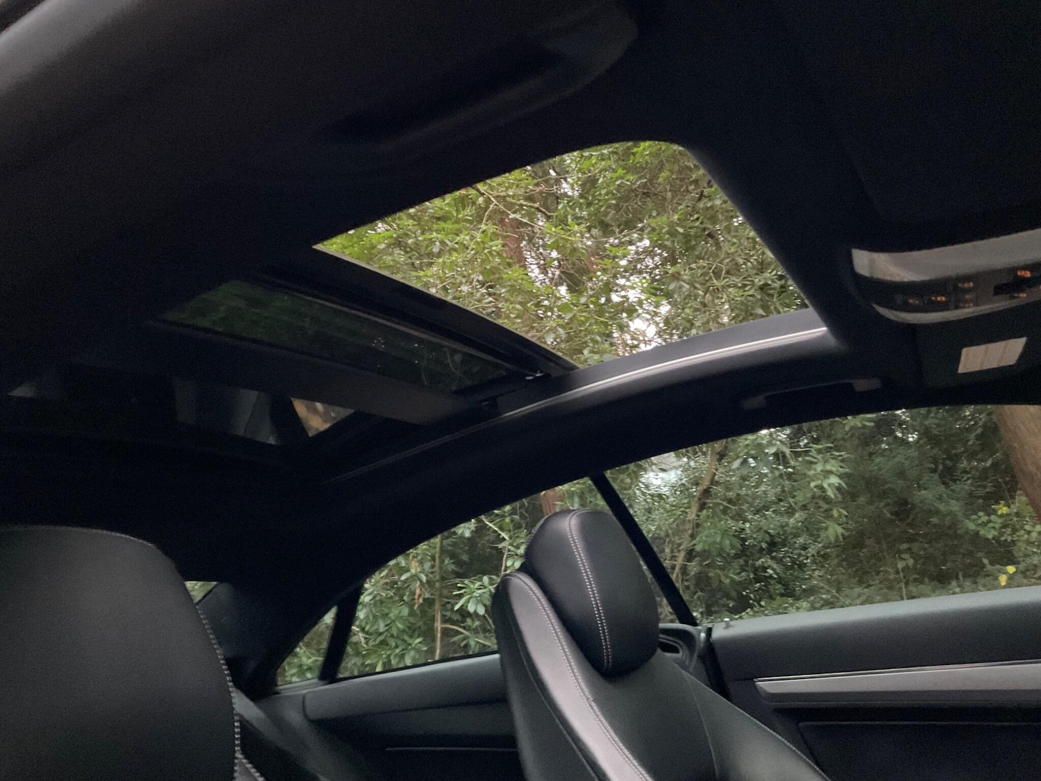 Used Mercedes-Benz E Class 2011 for sale - 77523966: Photo 21