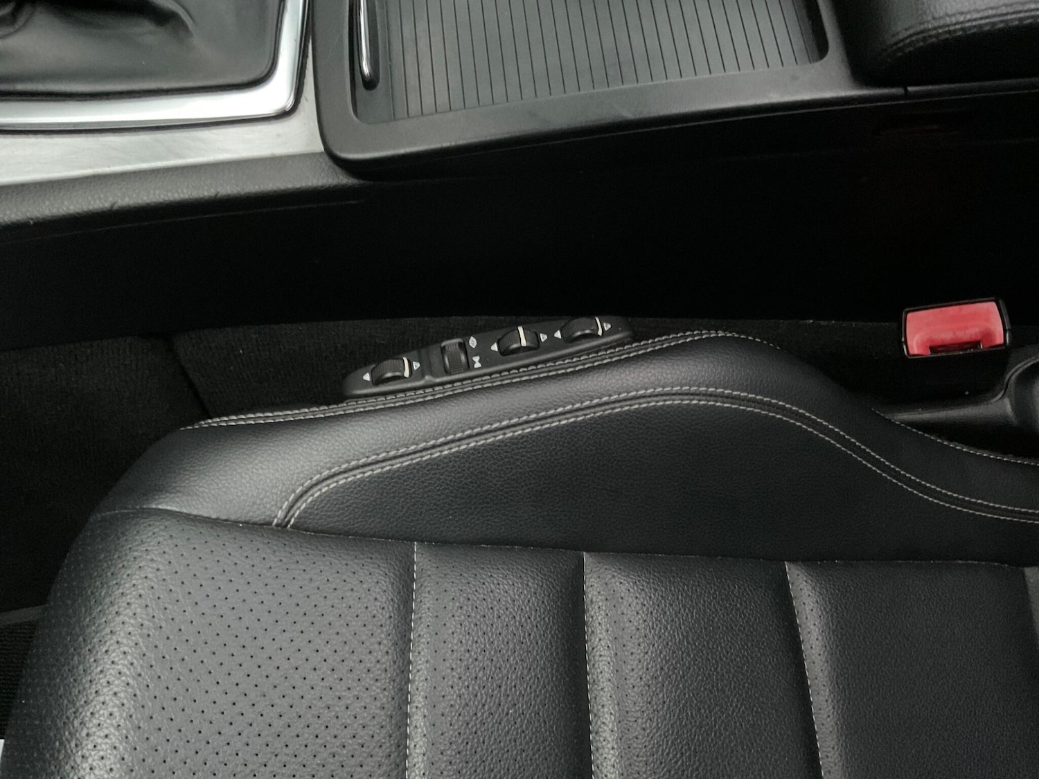 Used Mercedes-Benz E Class 2011 for sale - 77523966: Photo 28