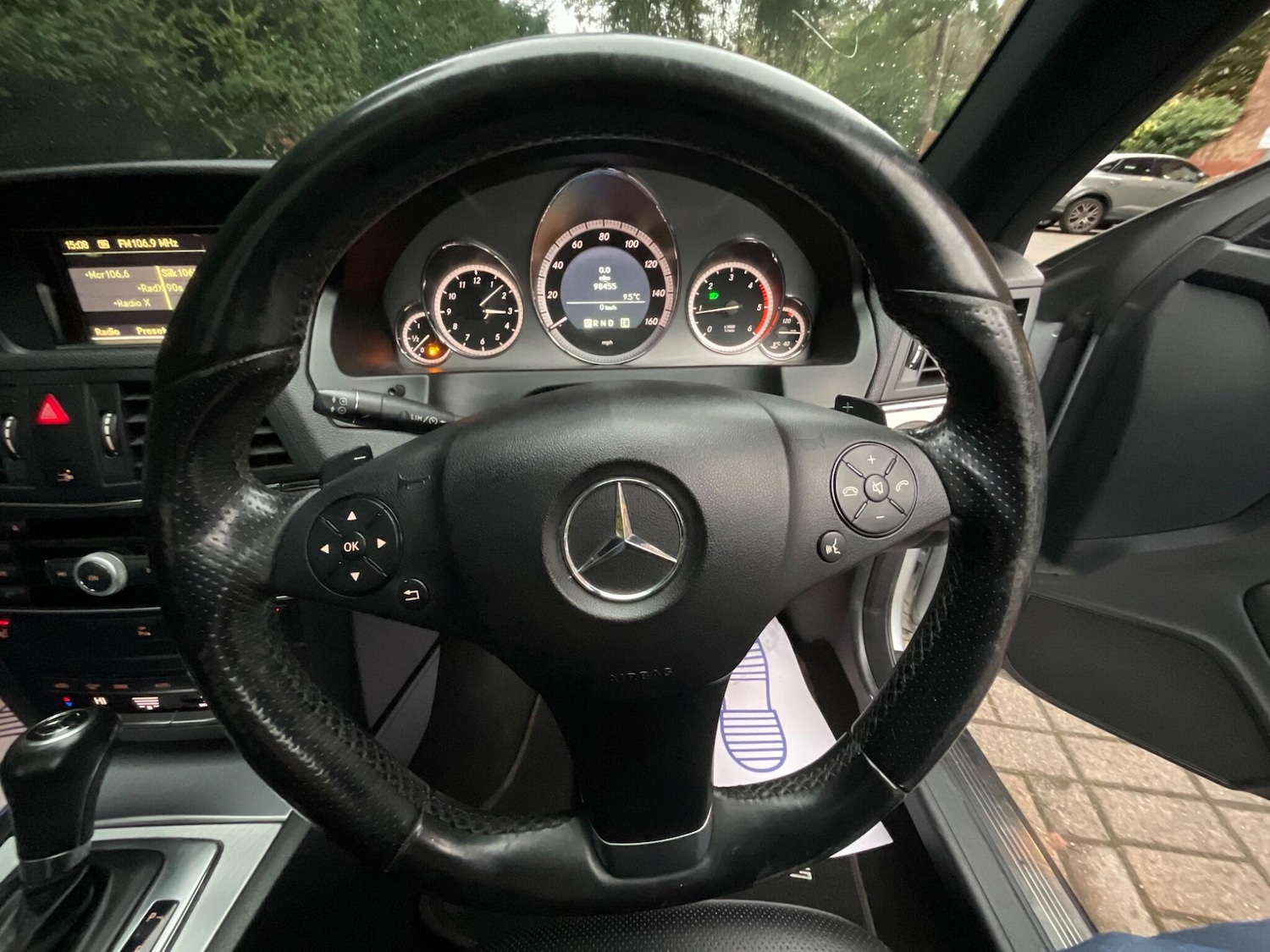 Used Mercedes-Benz E Class 2011 for sale - 77523966: Photo 33