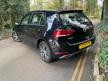 Used Volkswagen Golf 2018 for sale - 76667523: Photo