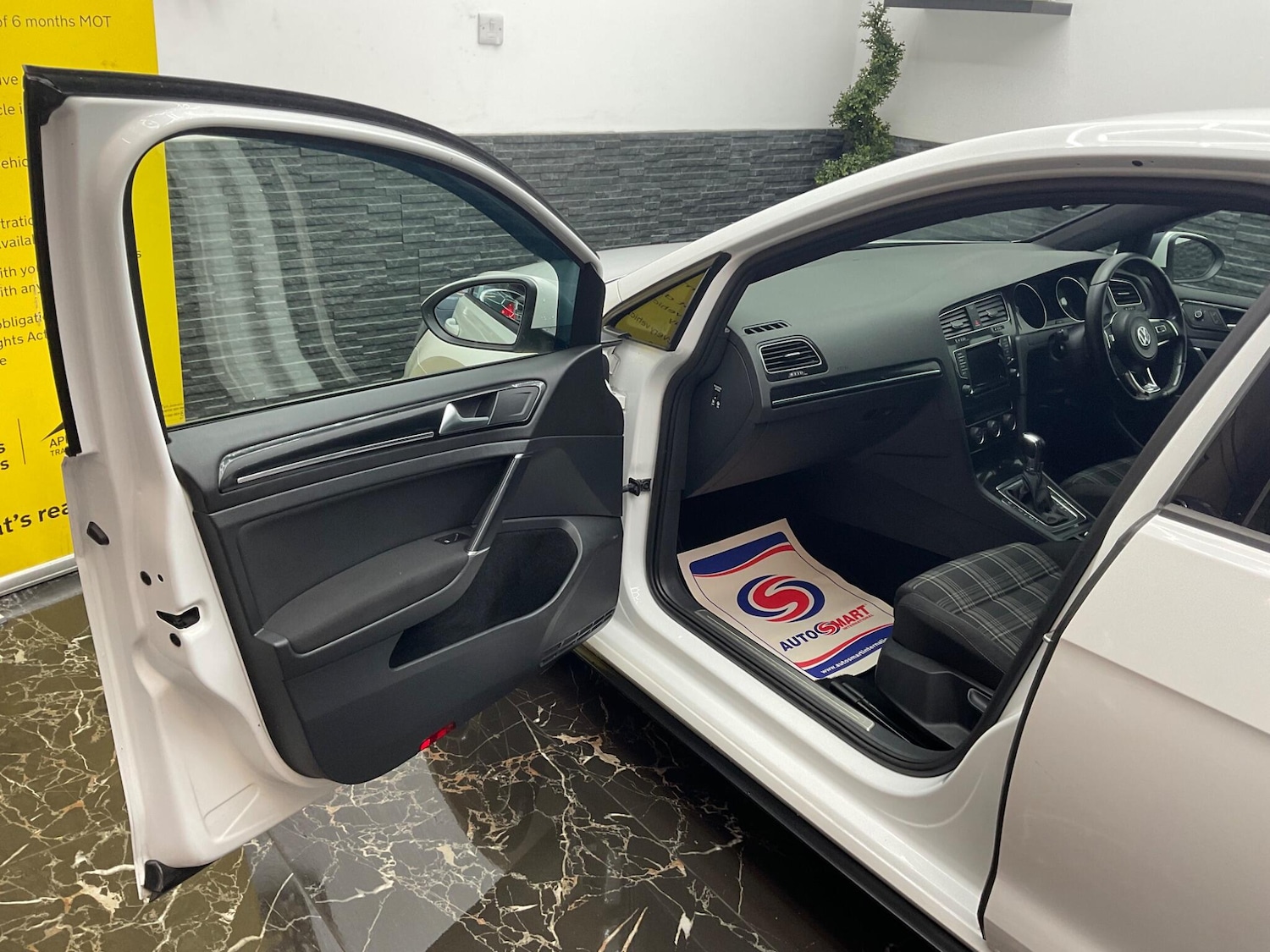 Used Volkswagen Golf 2014 for sale - 76166419: Photo 24