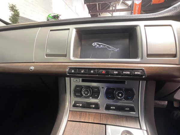 Used Jaguar XF 2011 for sale - 74888811: Photo 16