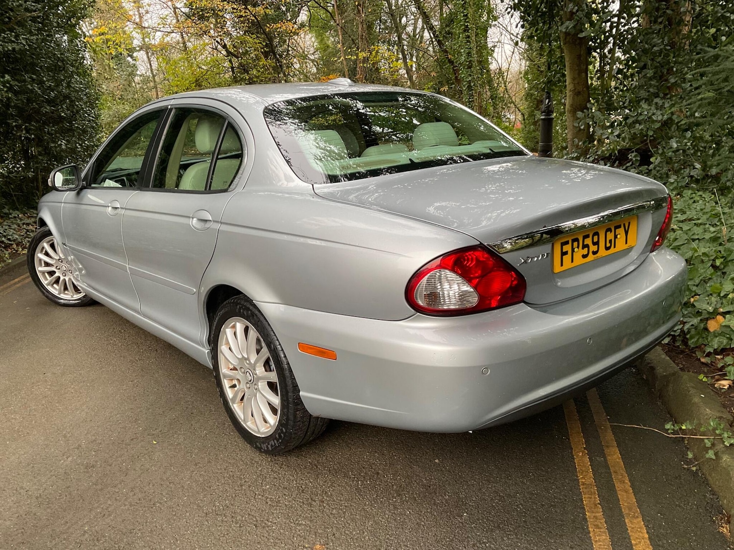 Used Jaguar X-Type 2009 for sale - 76667339: Photo 2