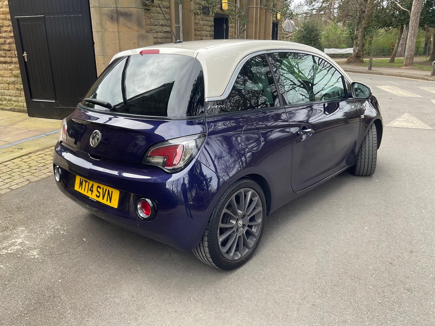 Used Vauxhall ADAM 2014 for sale - 78034710: Photo 2