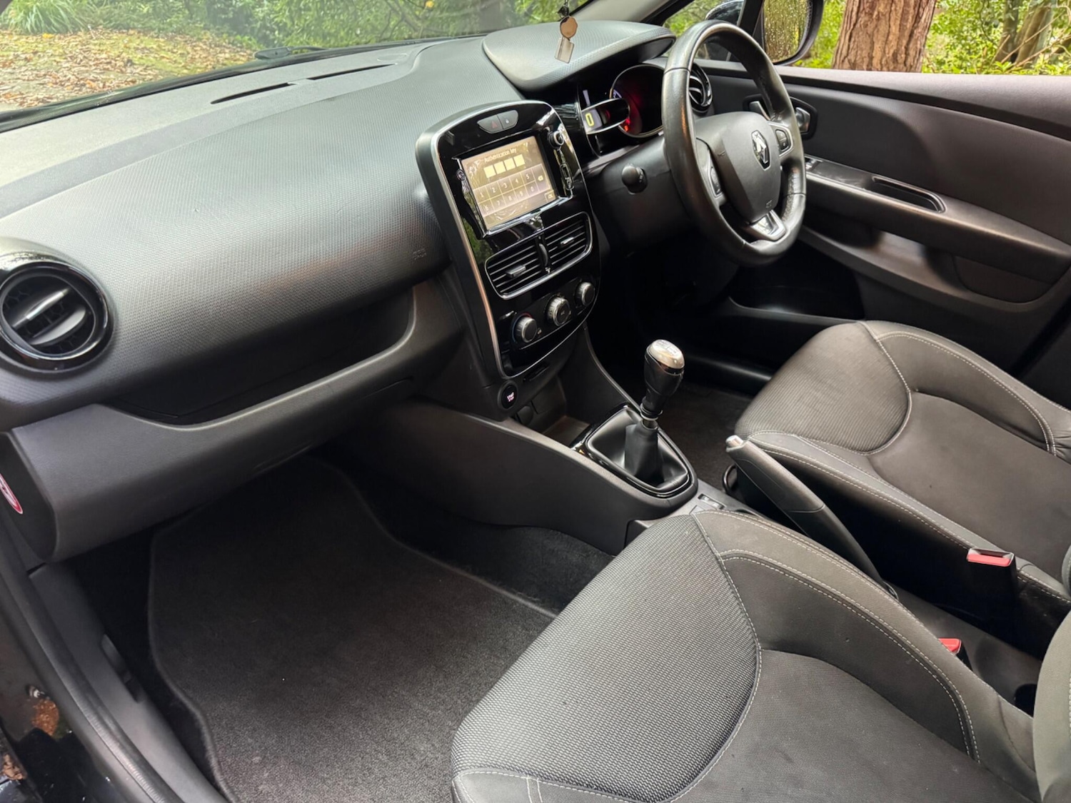 Used Renault Clio 2016 for sale - 76440833: Photo 15