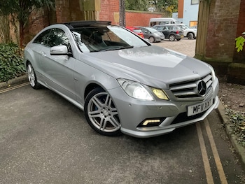 Used Mercedes-Benz E Class 2011 for sale - 76839370: Photo