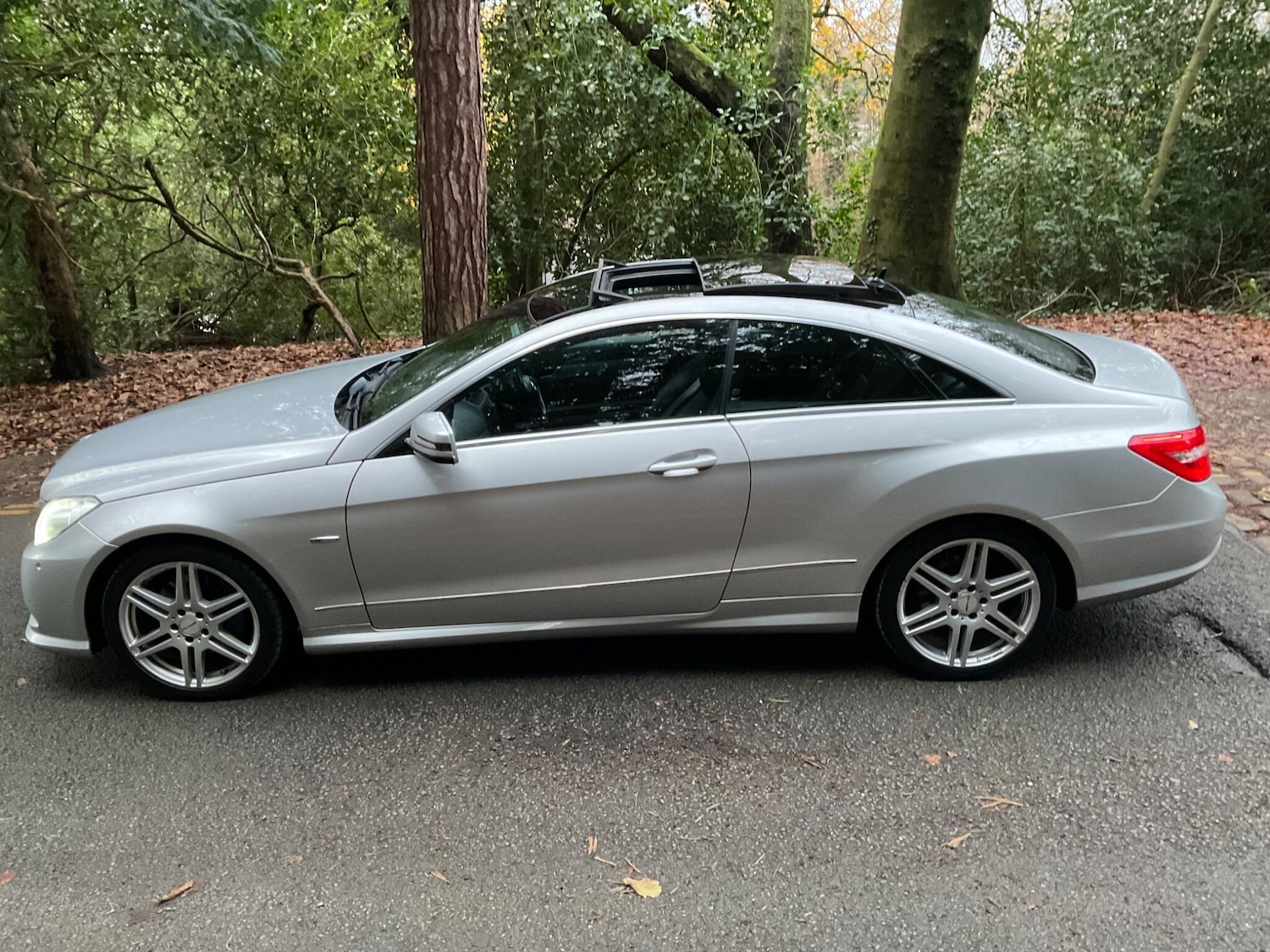 Used Mercedes-Benz E Class 2011 for sale - 76839370: Photo 9