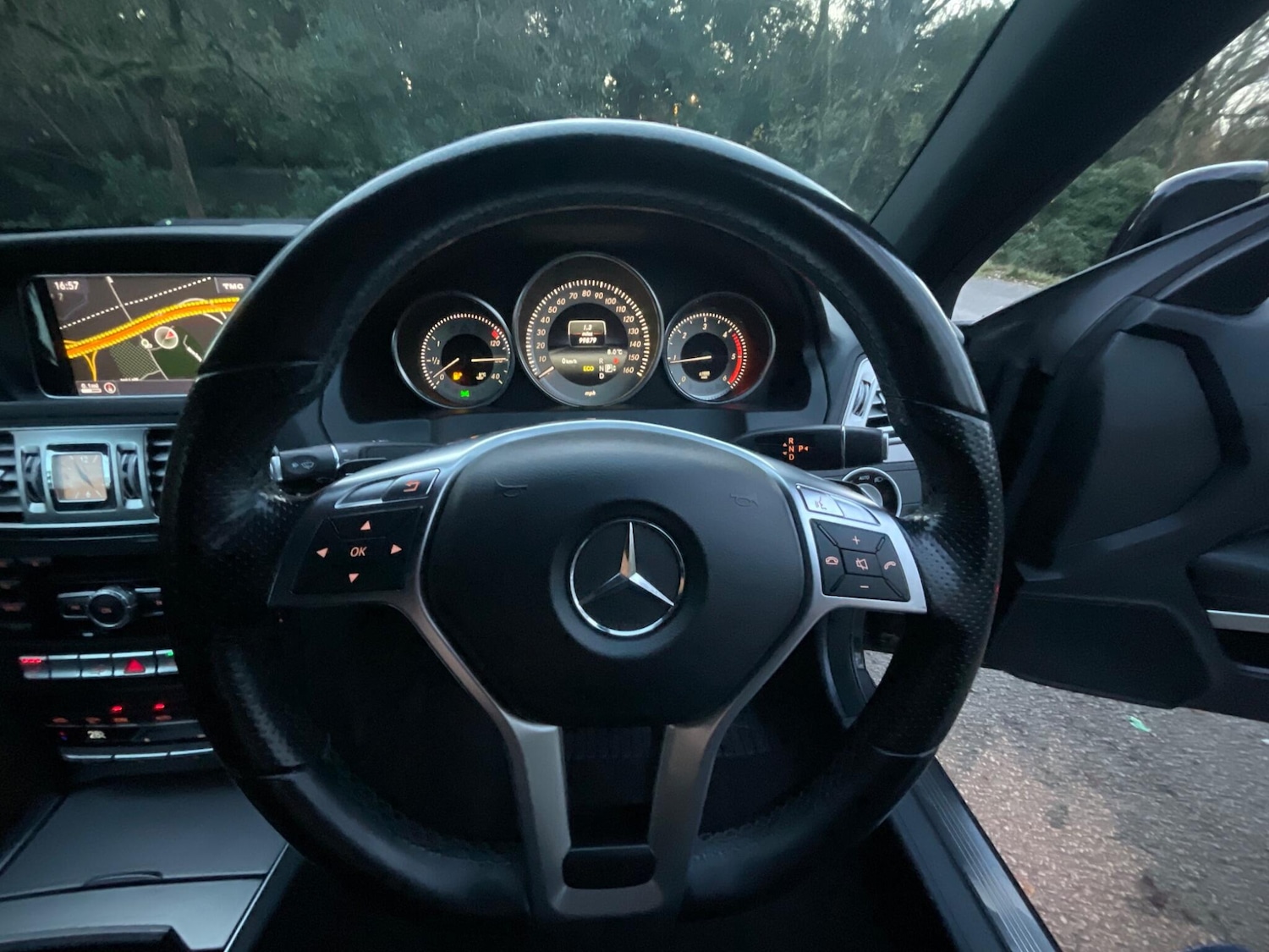 Used Mercedes-Benz E Class 2013 for sale - 76802209: Photo 25