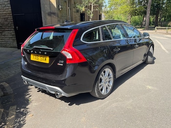 Used Volvo V60 2011 for sale - 78362207: Photo