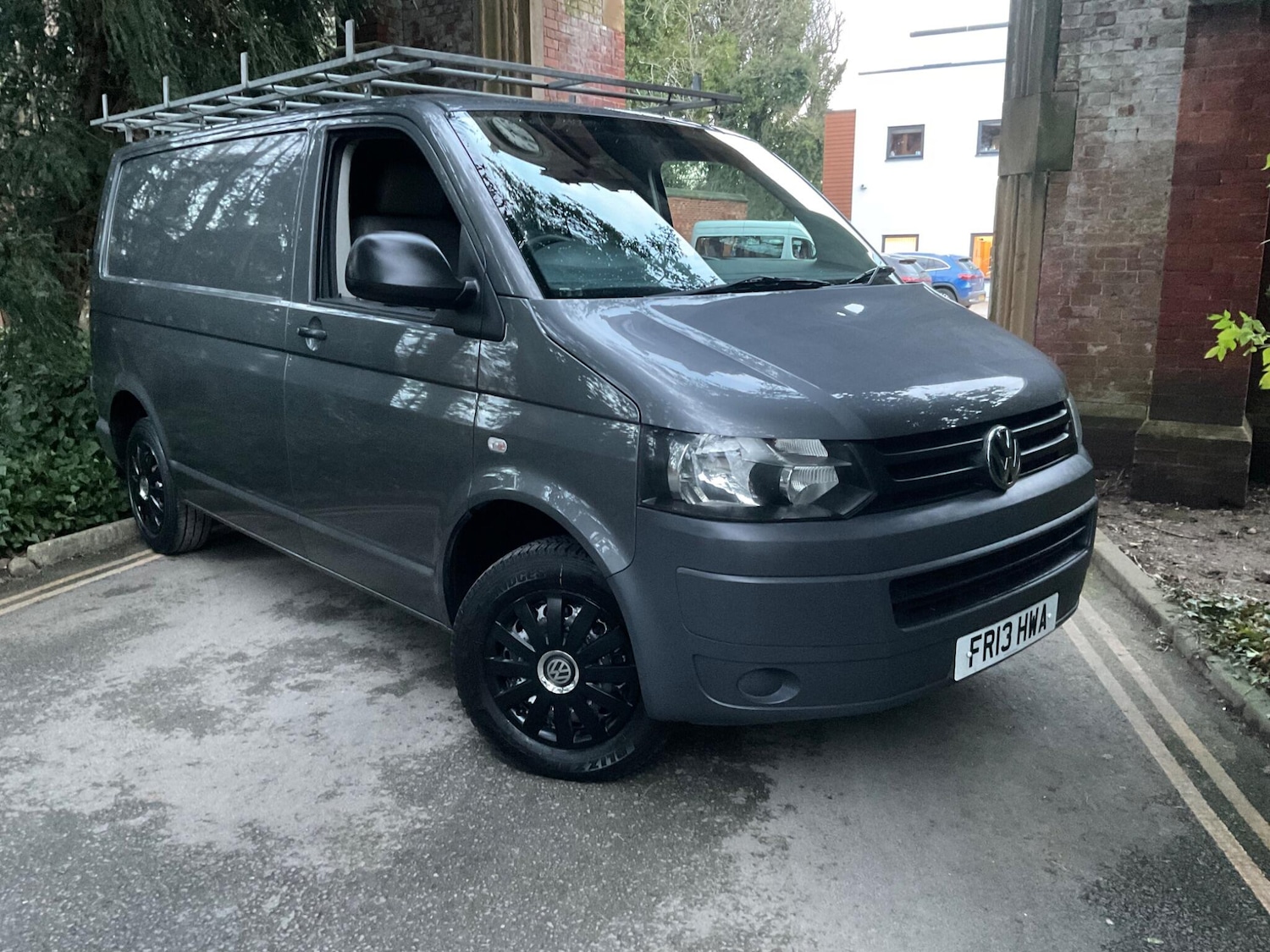 Used Volkswagen Transporter 2013 for sale - 76899565: Photo 1