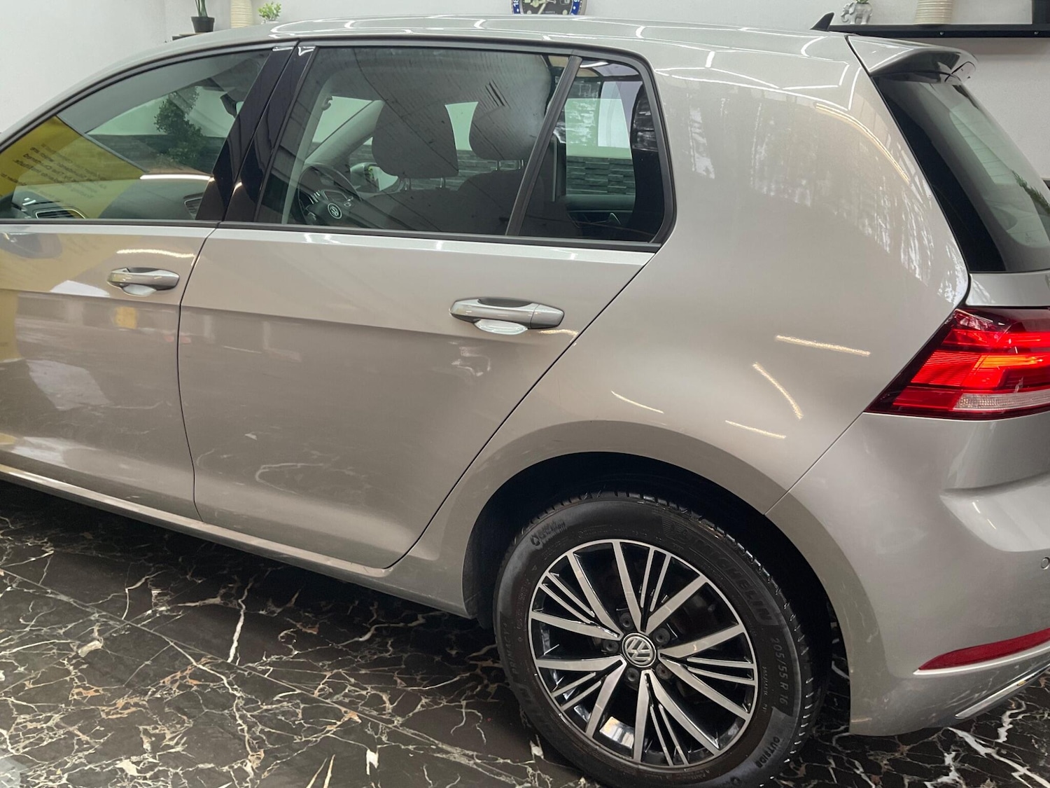 Used Volkswagen Golf 2018 for sale - 75645897: Photo 21