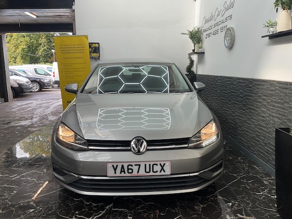 Used Volkswagen Golf 2018 for sale - 75645897: Photo 2