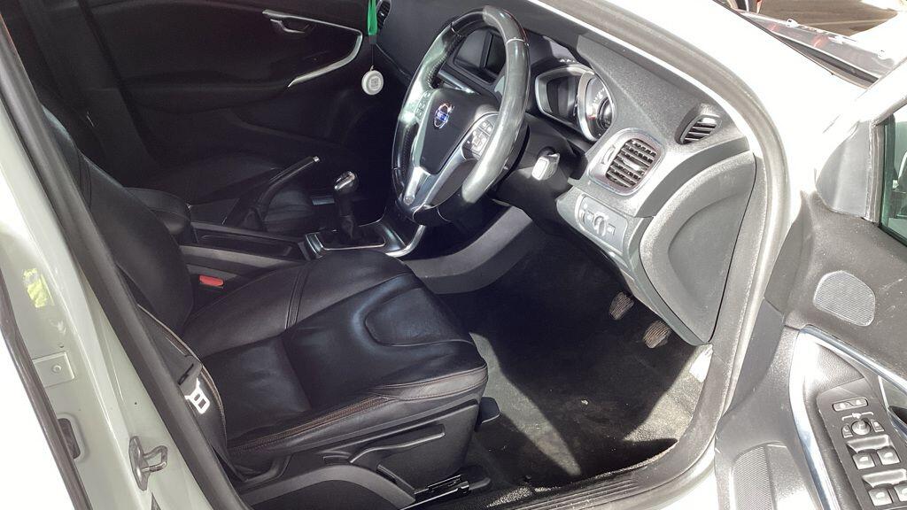 Used Volvo V40 Cross Country for sale - 77658209: Photo 15