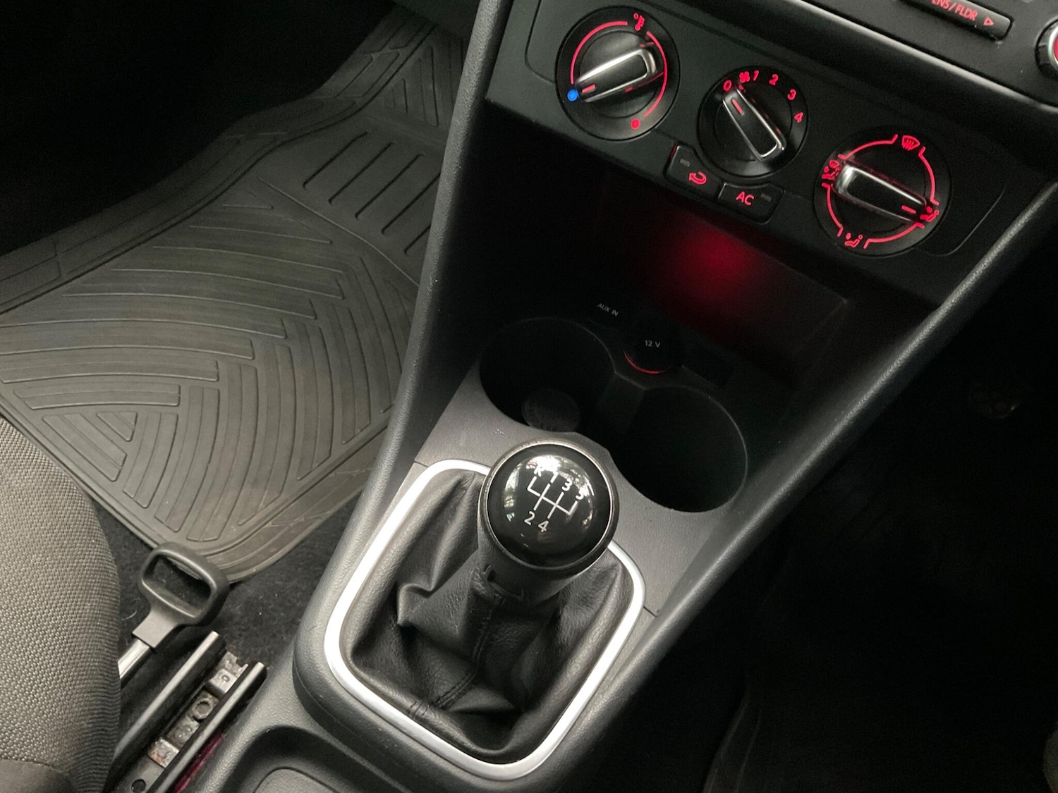 Used Volkswagen Polo 2014 for sale - 76522389: Photo 23