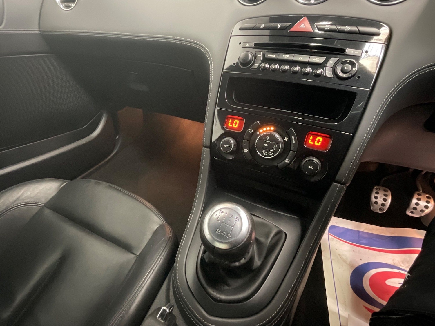 Used Peugeot RCZ 2011 for sale - 76607213: Photo 17