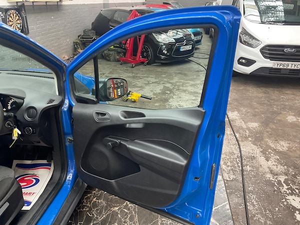 Used Ford Transit Courier 2019 for sale - 75448964: Photo 23