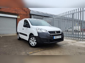 Used Peugeot Partner 2017 for sale - 76802194: Photo
