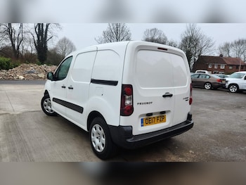 Used Peugeot Partner 2017 for sale - 76802194: Photo