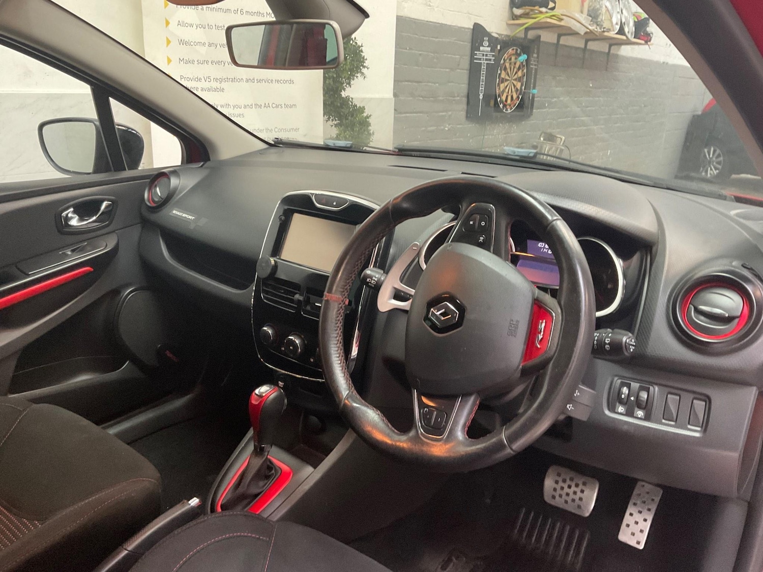 Used Renault Clio 2014 for sale - 76476611: Photo 5