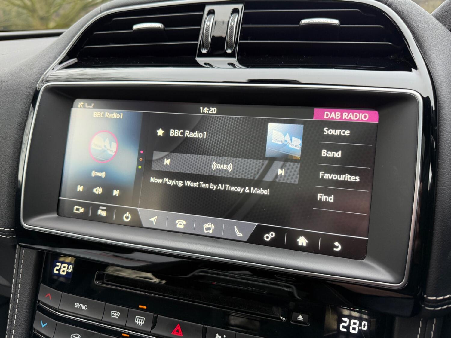 Used Jaguar F-Pace 2017 for sale - 77535872: Photo 19